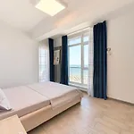 Paradise Sea View 2bd N Pools Apartment