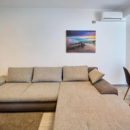 Paradise Sea View 2bd N Pools *