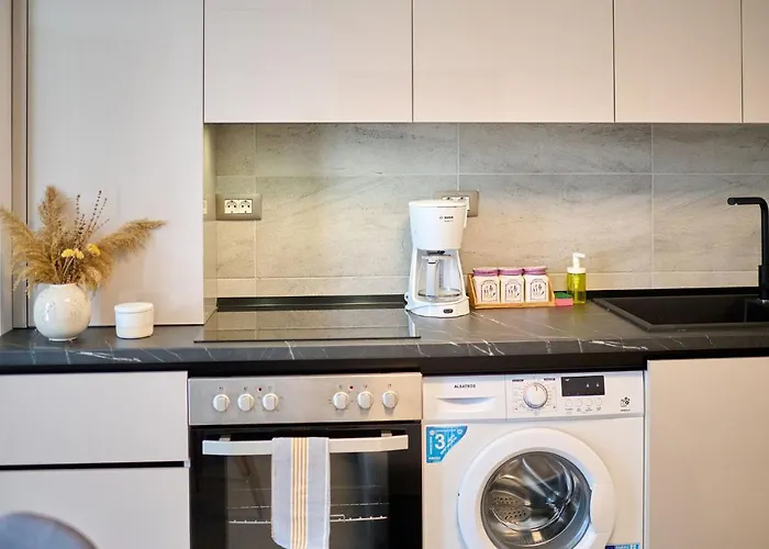 Paradise Sea View 2bd N Pools *