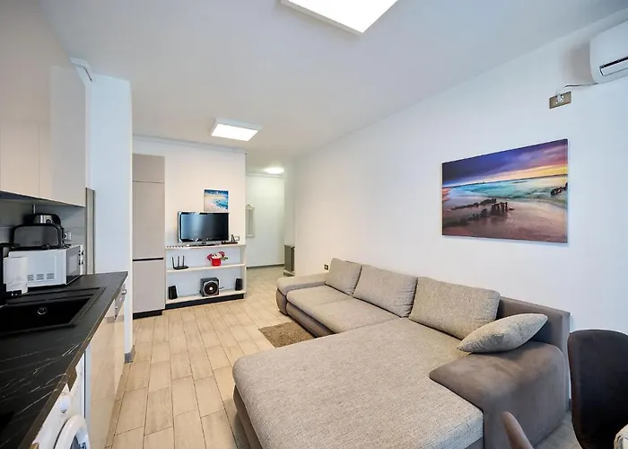 Daire Paradise Sea View 2bd N Pools Navodari