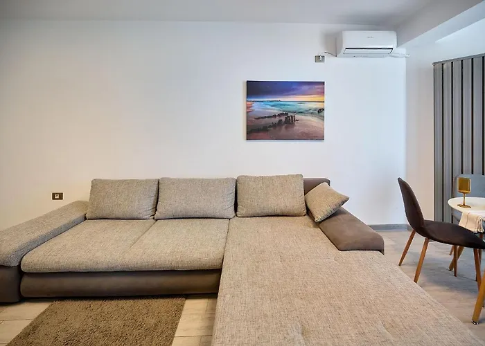 Paradise Sea View 2bd N Pools *